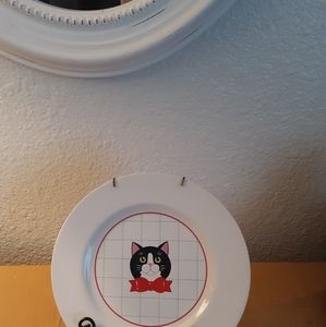Collectable kitty plate.